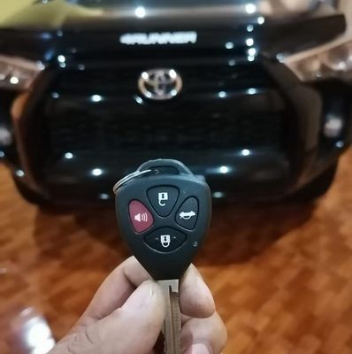 Cerrajería programación de  llave con chip y control para cualquier vehículo,