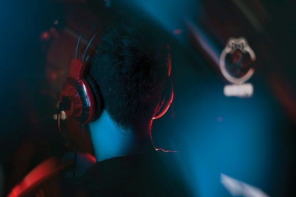 Explore Headsets &amp; Microphones
