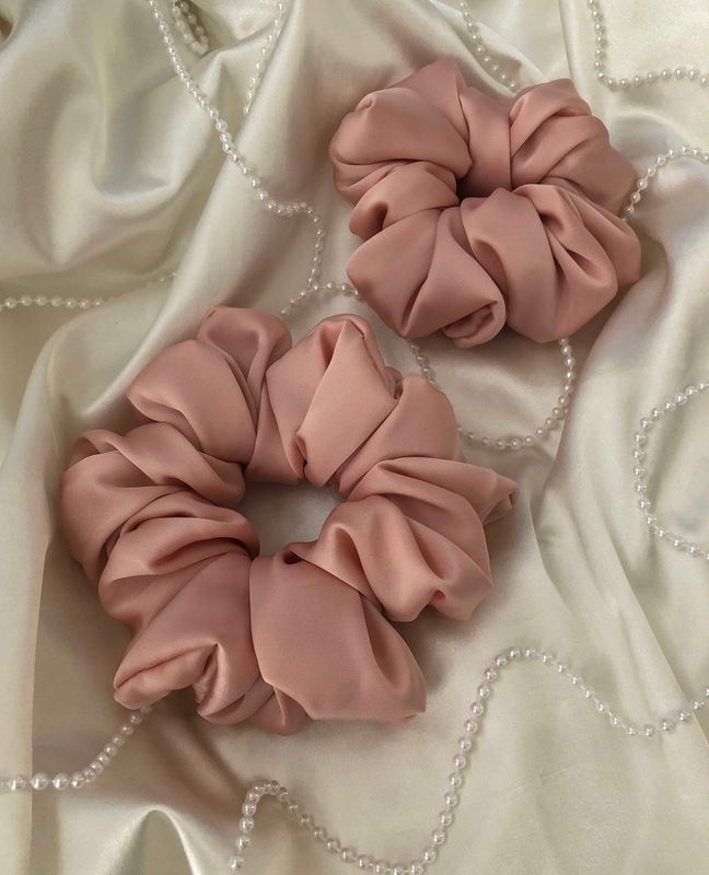 SCRUNCHIE STANDARD + OVERSIZED DIRTY PINK