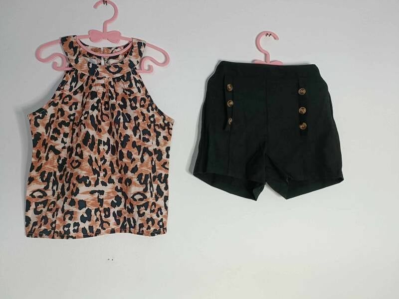 Setje Meisje Topje Tijgerprint + Zwart Short (Gouden Knoopjes erop).