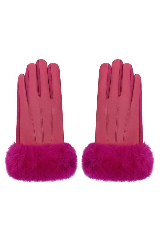 Gloves with faux fur and leather look.