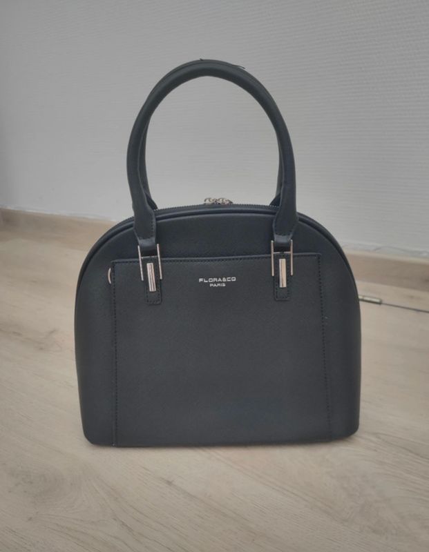 Kunstlederen handtas Zwart.