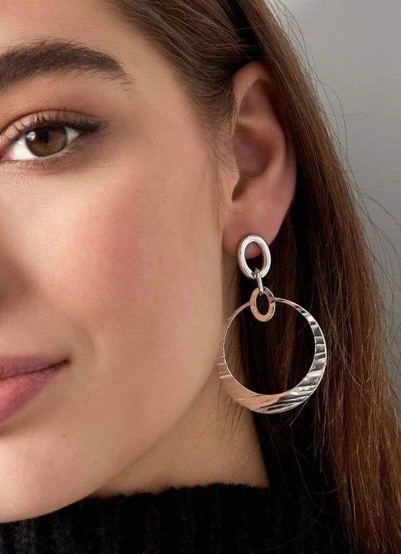 Oorbellen ringen.