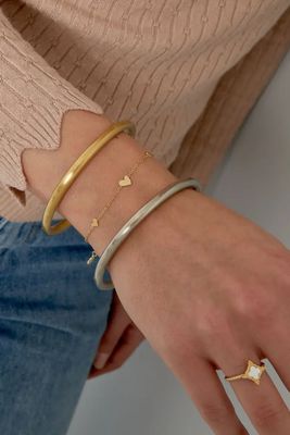 Klassieke armband met hartjes.