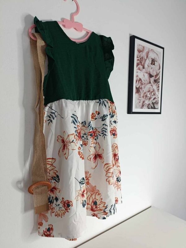 Kleedje met bloemen Meisje.
