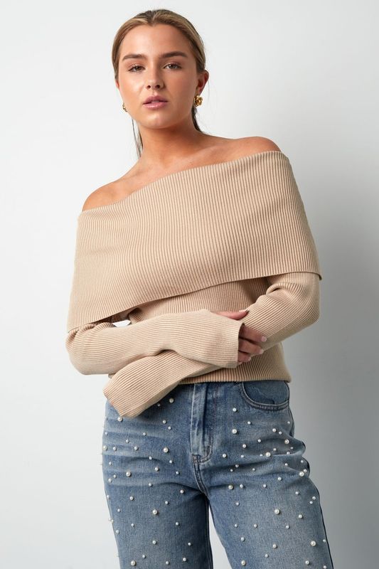 Basic off shoulder top.