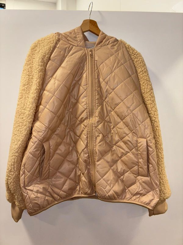 Dames Pluche Jas met Capuchon.