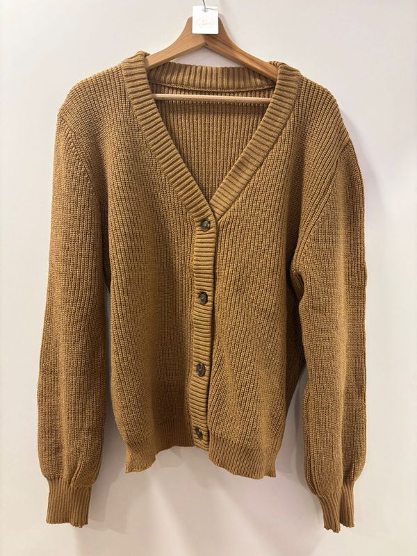 Patroon elegante dames gebreid Vest met knoopsluiting.