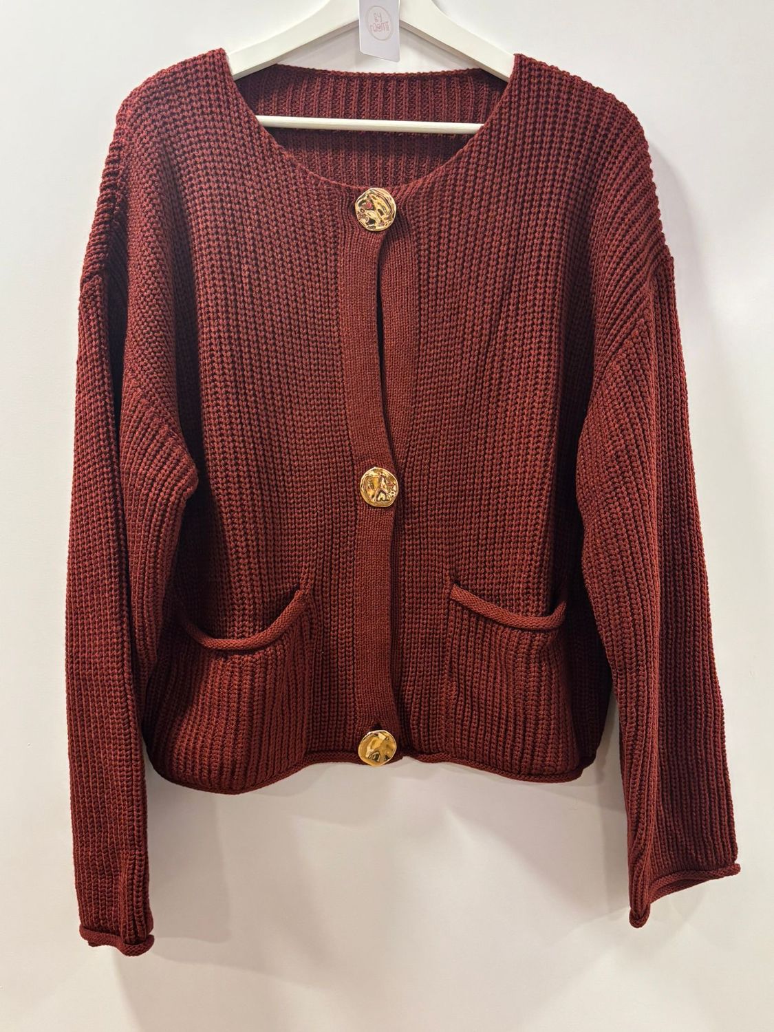 Dames casual cardigan met lange Mouwen - Gouden knoopsluiting.