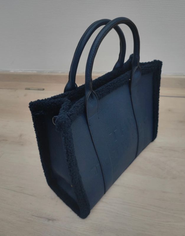 Totebag in kunstleder en teddy / Groot.