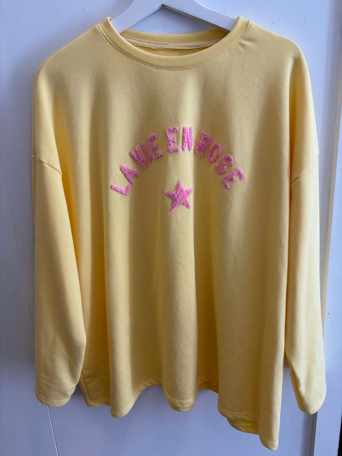 La vie en rose pull.