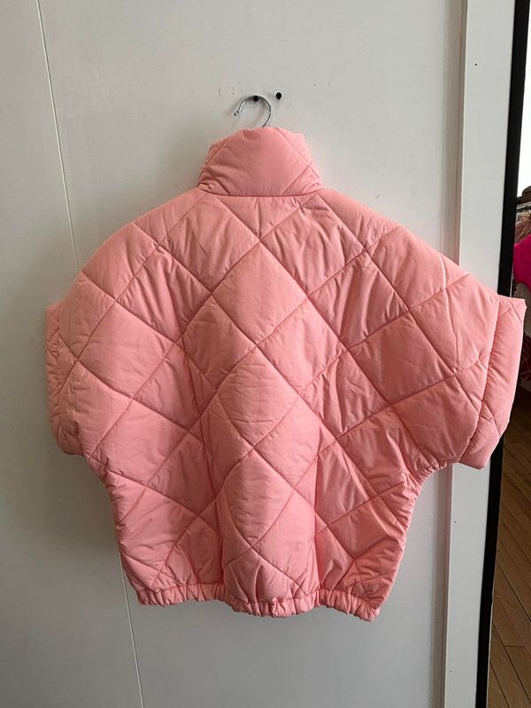 Bodywarmers met korte mouw.