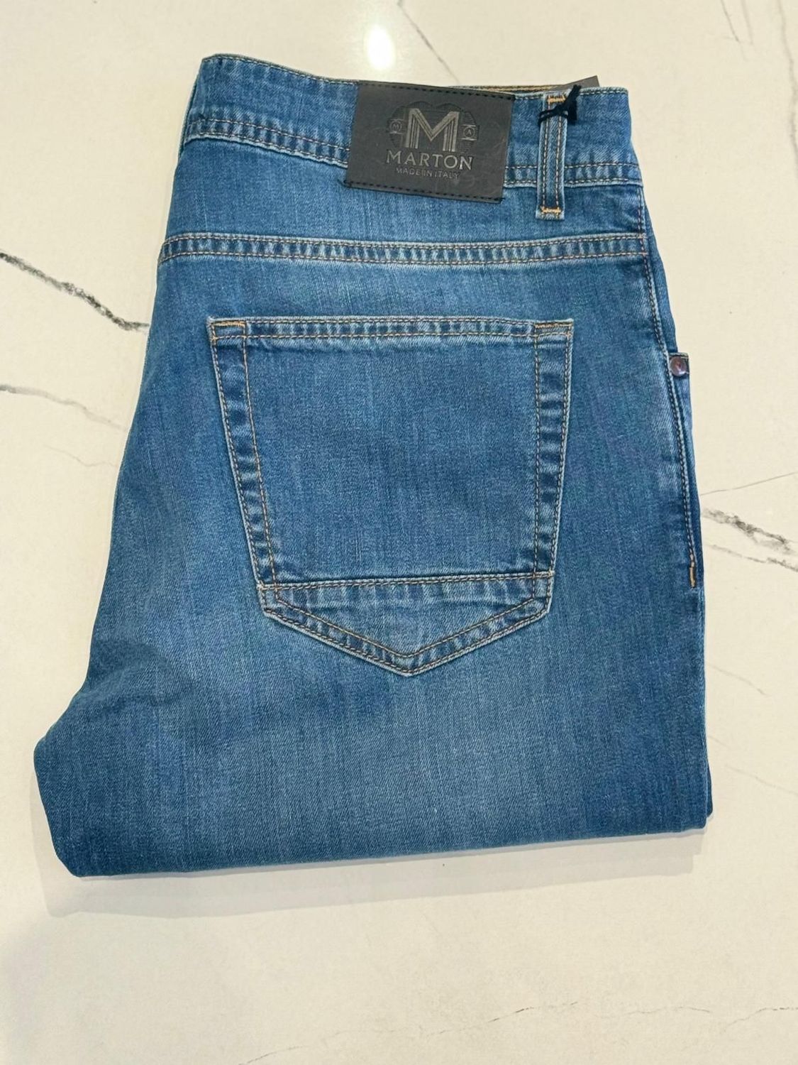JEANS TASCA REGOLARE LAVAGGIO MEDIO