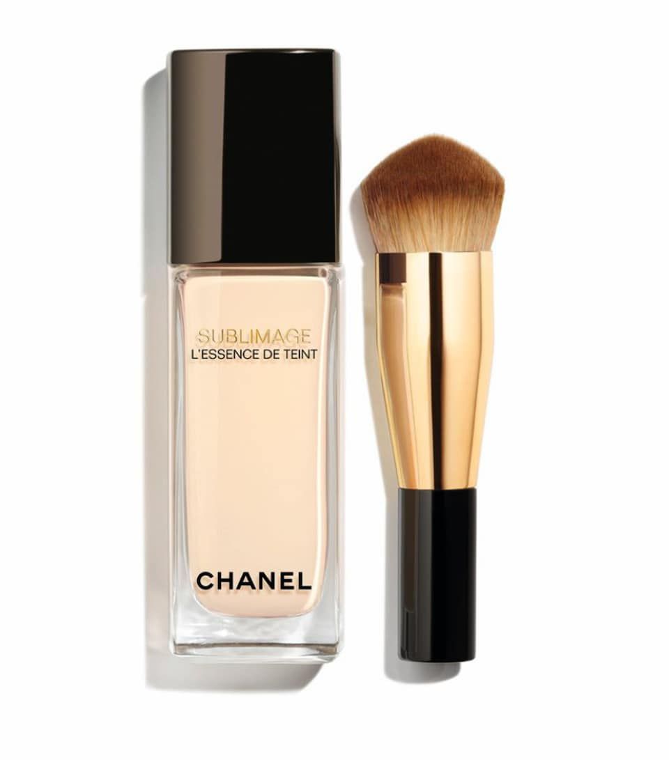 CHANEL SUBLIMAGE L&#39;ESSENCE DE TEINT Ultimate Radiance-Generating Serum Foundation