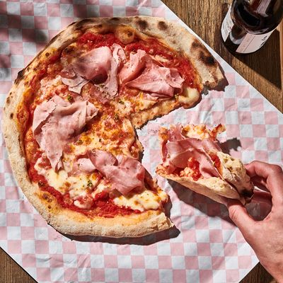 10. Pizza Prosciutto e Salami 40cm