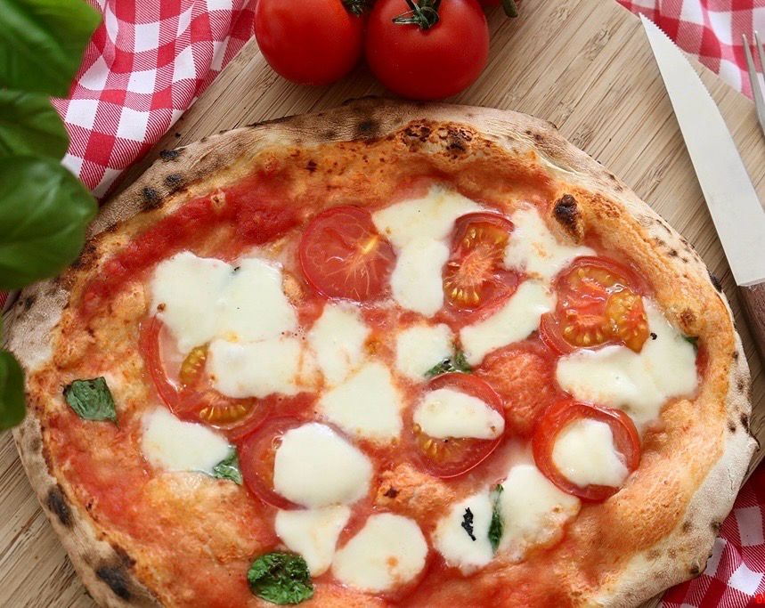 35. Pizza Bella 40cm