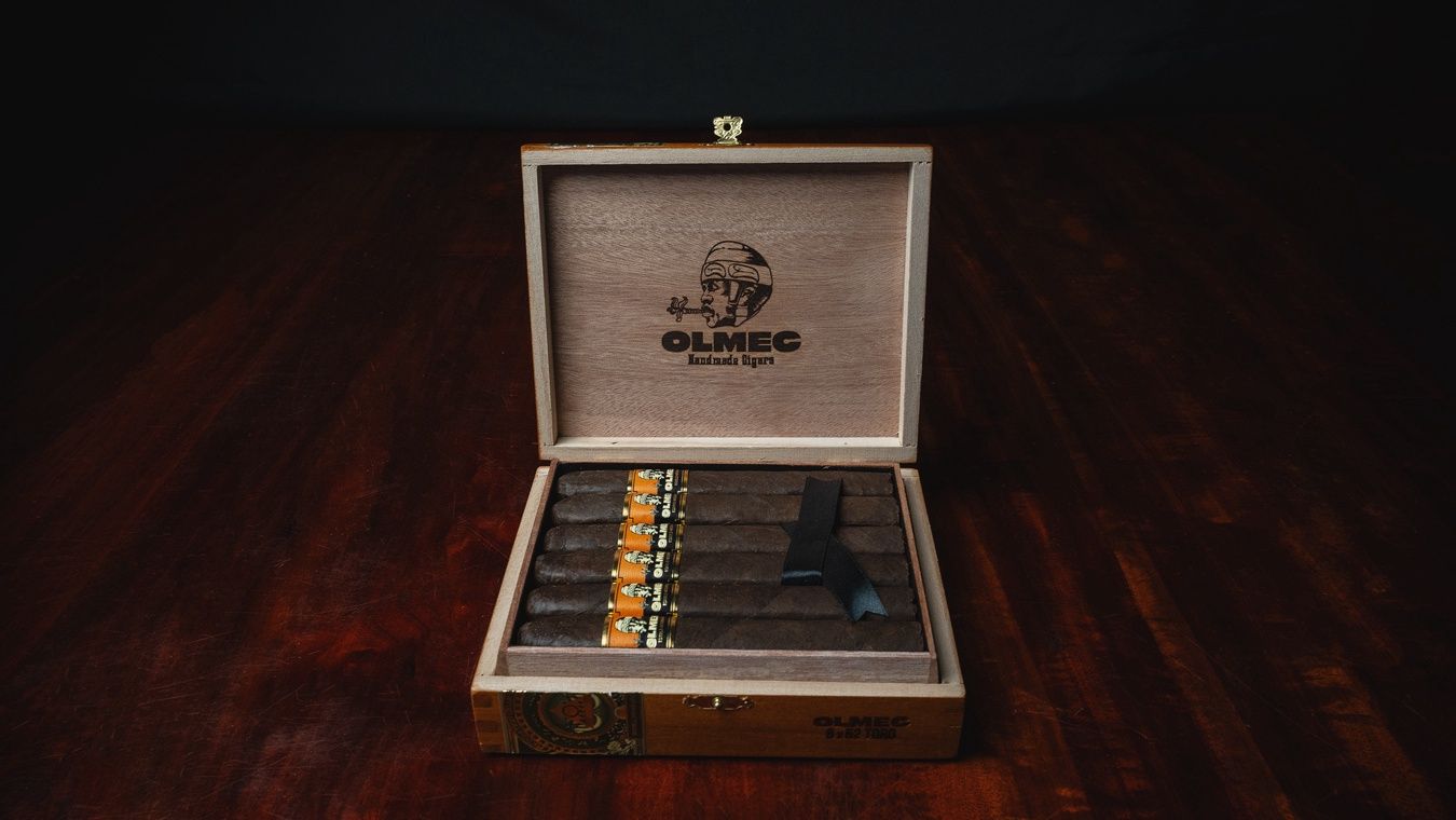 Foundation Olmec Maduro Robusto