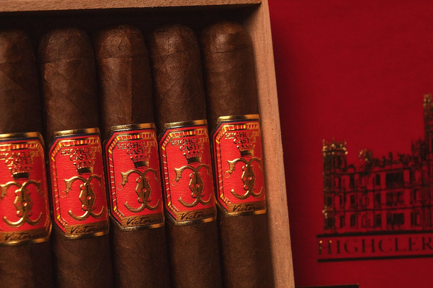 Foundation Victorian Highclere Castle Maduro Corona