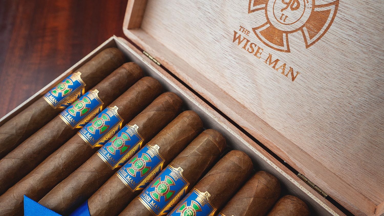 Foundation Wise Man Corojo Double Corona