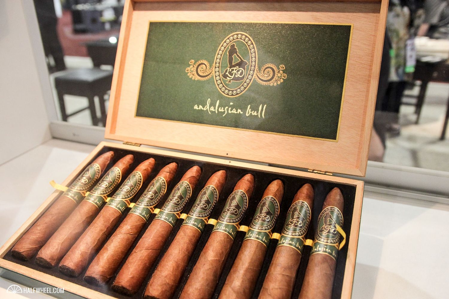 La Flor Dominicana | Andalusian Bull