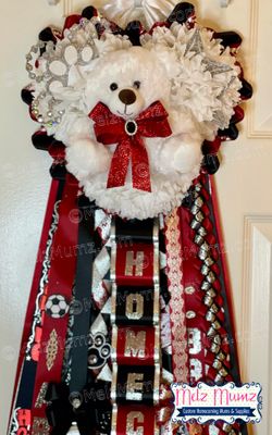 Classic Homecoming Mums