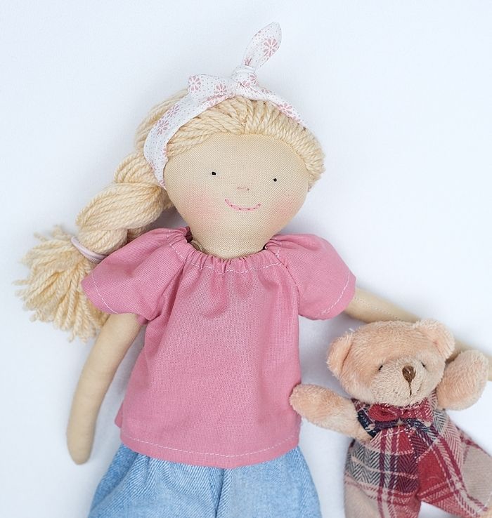 Lalka ręcznie robiona