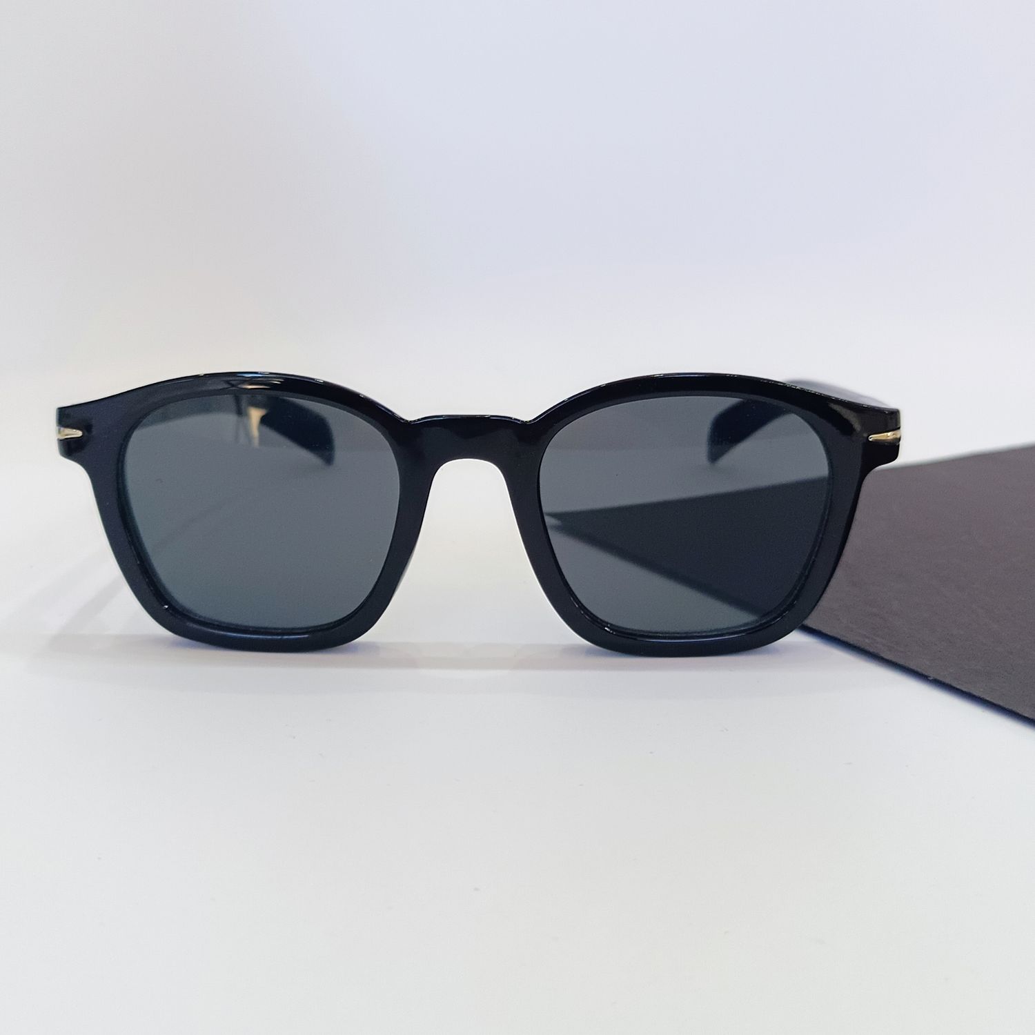 Max black 