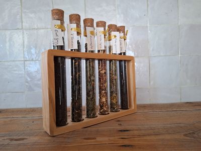 Giftset proefbuisjes in houten staander