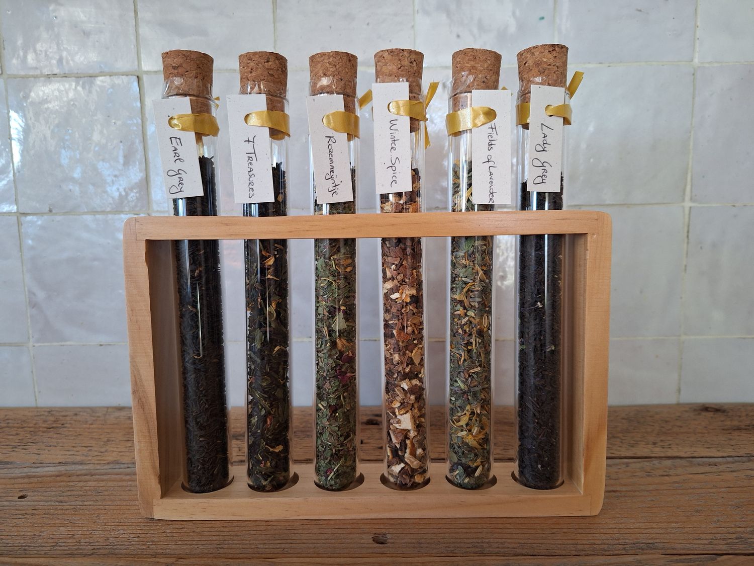 Giftset proefbuisjes in houten staander