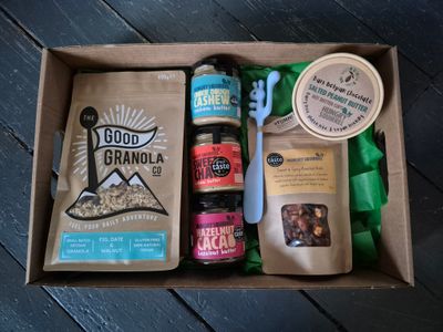 Gift Hamper (large) with Belgian Chocolates