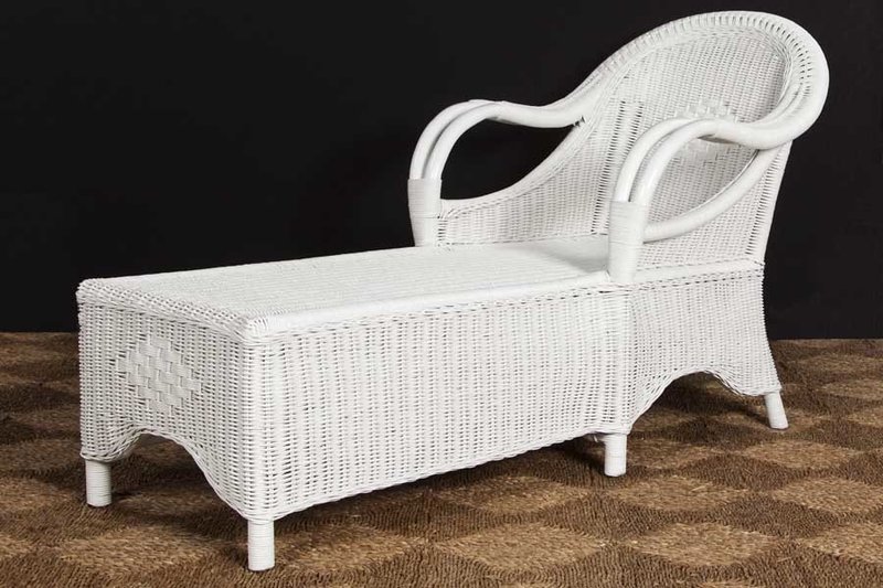 Nicola Chaise Lounge