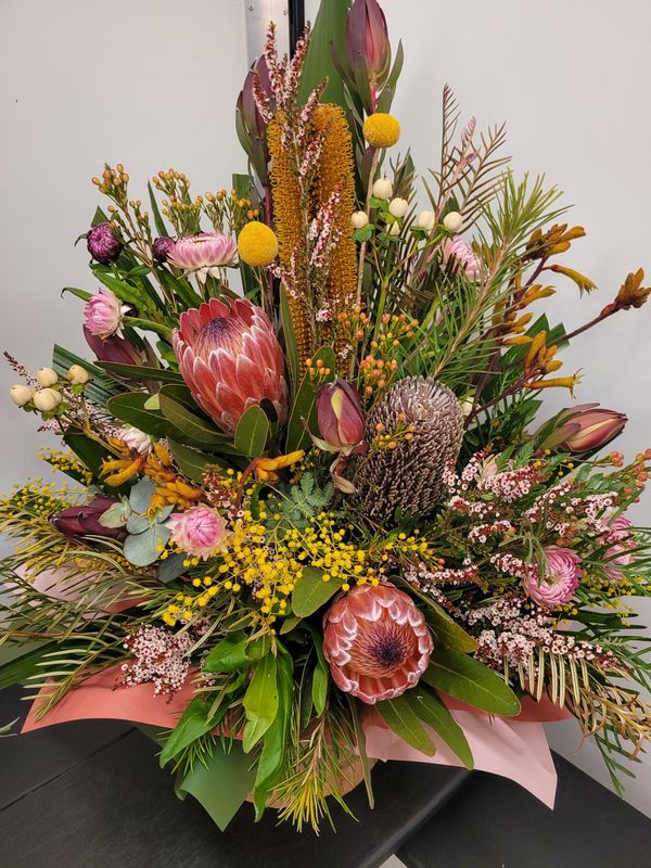 Front Facing Large Mixed Native Arrangement