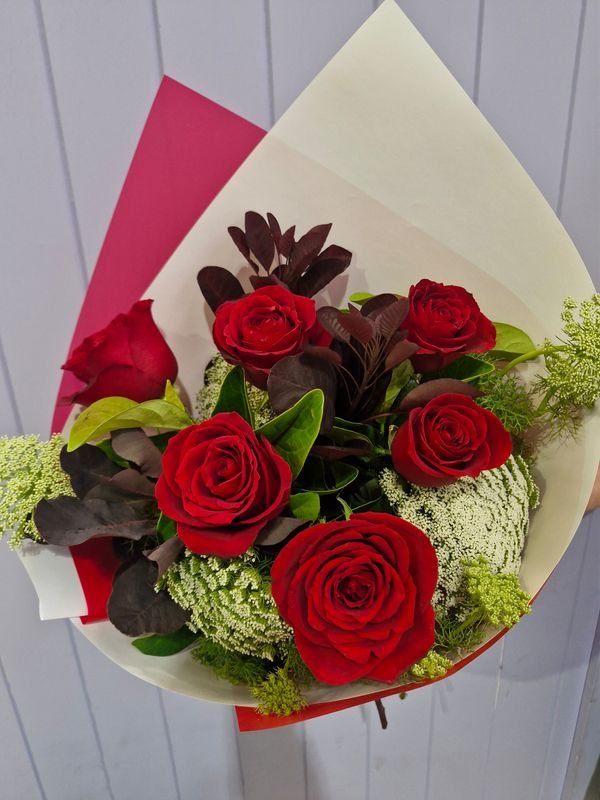 Half Dozen Long Stem Red Rose Bouquet