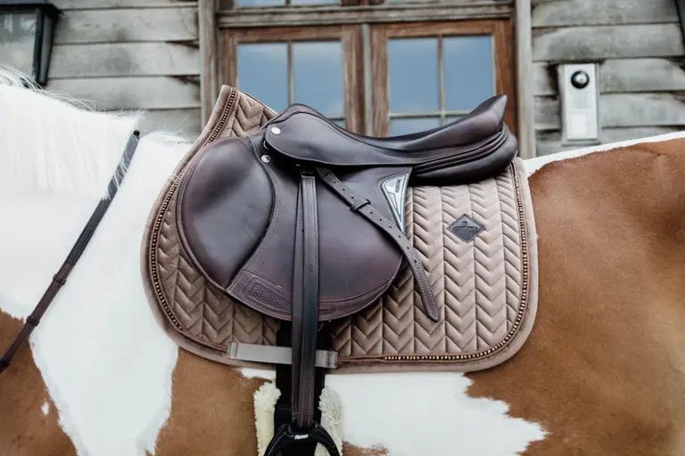 KENTUCKY HORSEWEAR - Saddle Pad Beige Velvet Pearls Jumping, Size: Full