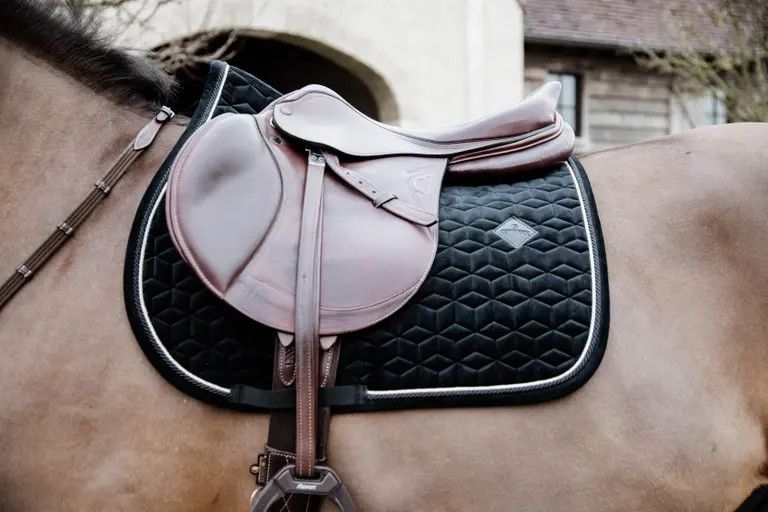 KENTUCKY HORSEWEAR - Saddle Pad Basic Black Velvet Jumping, Size: Full