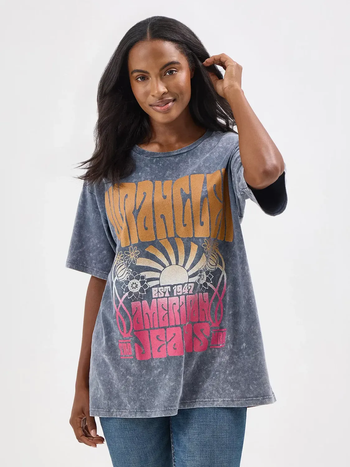 WRANGLER - Acid Wash Graphic Oversized Tee in Grey