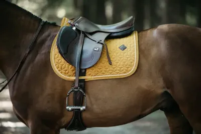KENTUCKY HORSEWEAR - Saddle Pad Mustard Velvet Jumping