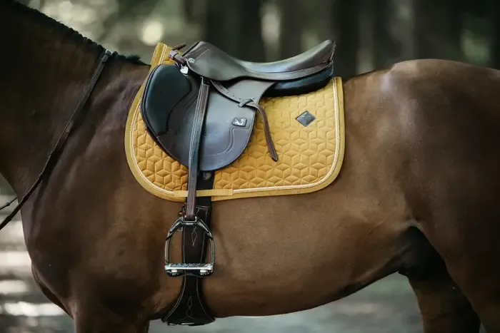 KENTUCKY HORSEWEAR - Saddle Pad Mustard Velvet Jumping