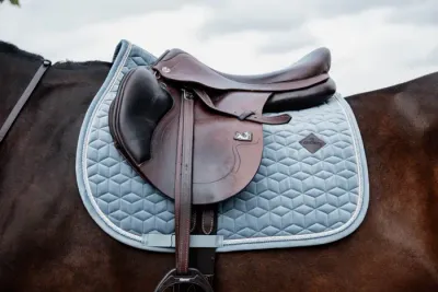 KENTUCKY HORSEWEAR - Saddle Pad Light Blue Velvet Jumping