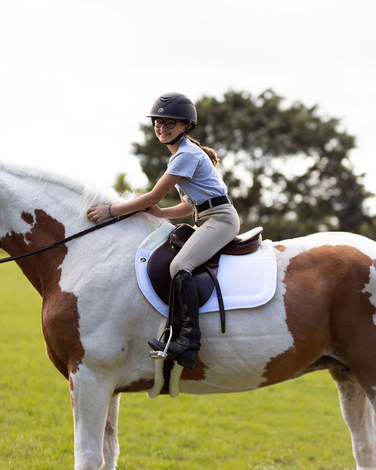 Tapis De Selle De Dressage Ecogold – Blanc – Modèle Sécurisé – Occasion
