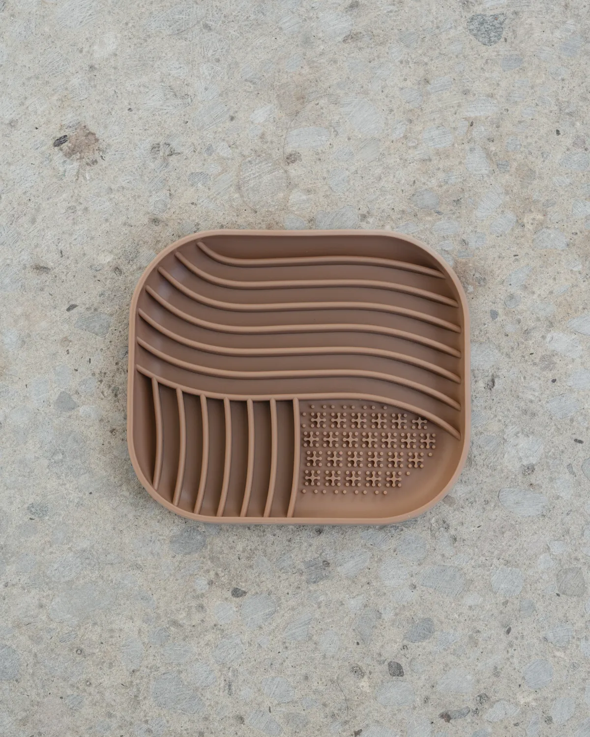 DEXYPAWS - Neutral Hide &amp; Seek Slow Feeder, Colour: Affogato