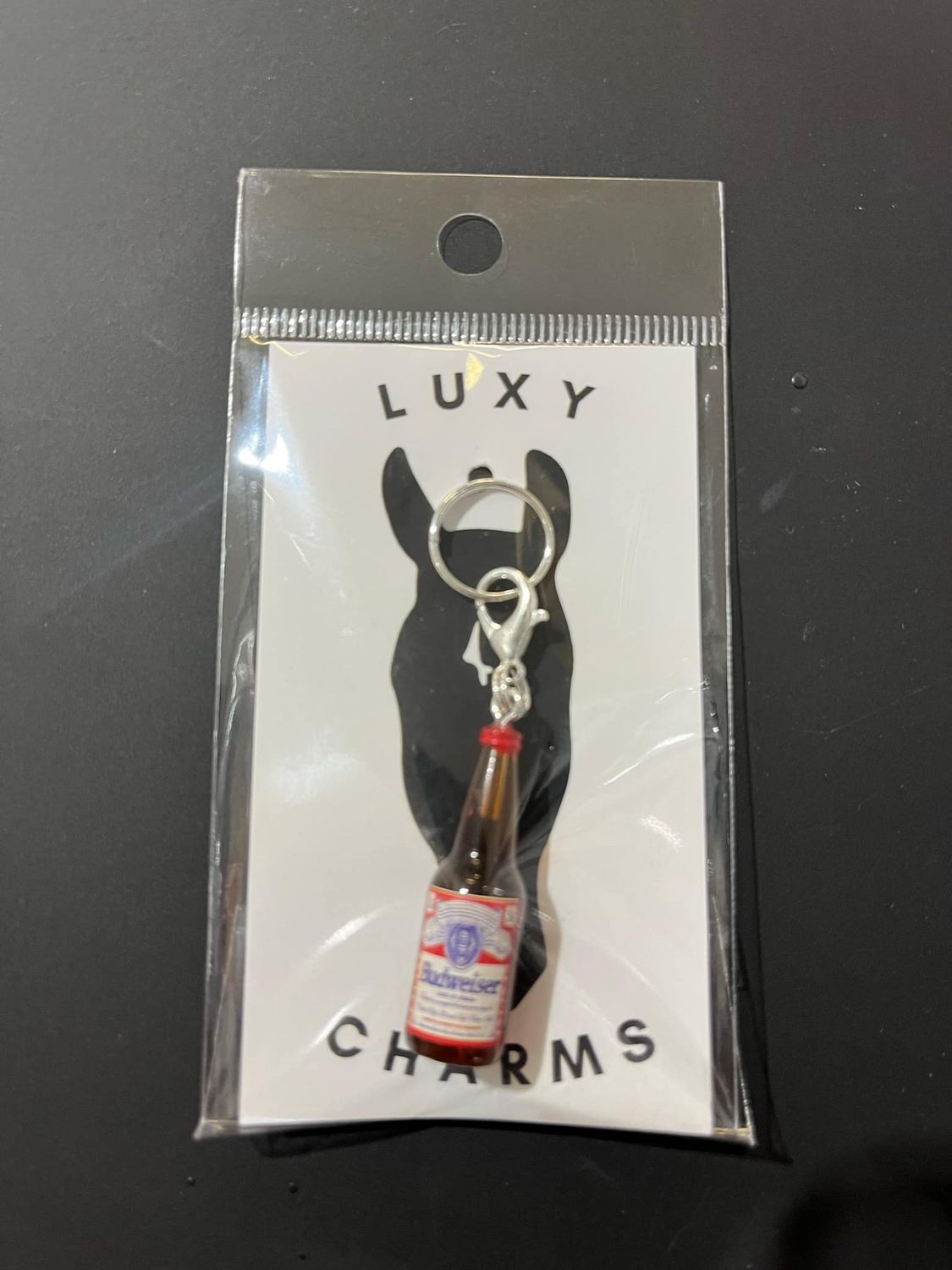 LUXY CHARMS - Budweiser, Color: Rouge