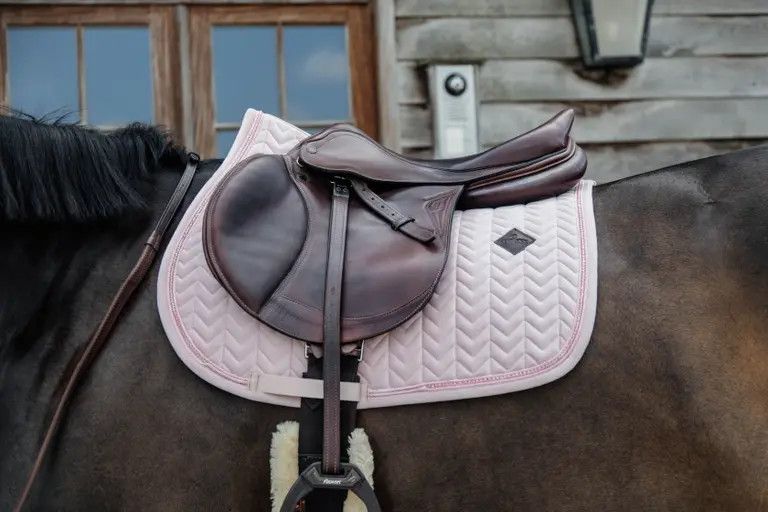KENTUCKY HORSEWEAR - Saddle Pad Soft Rose Velvet Pearls Jumping, Size: Full