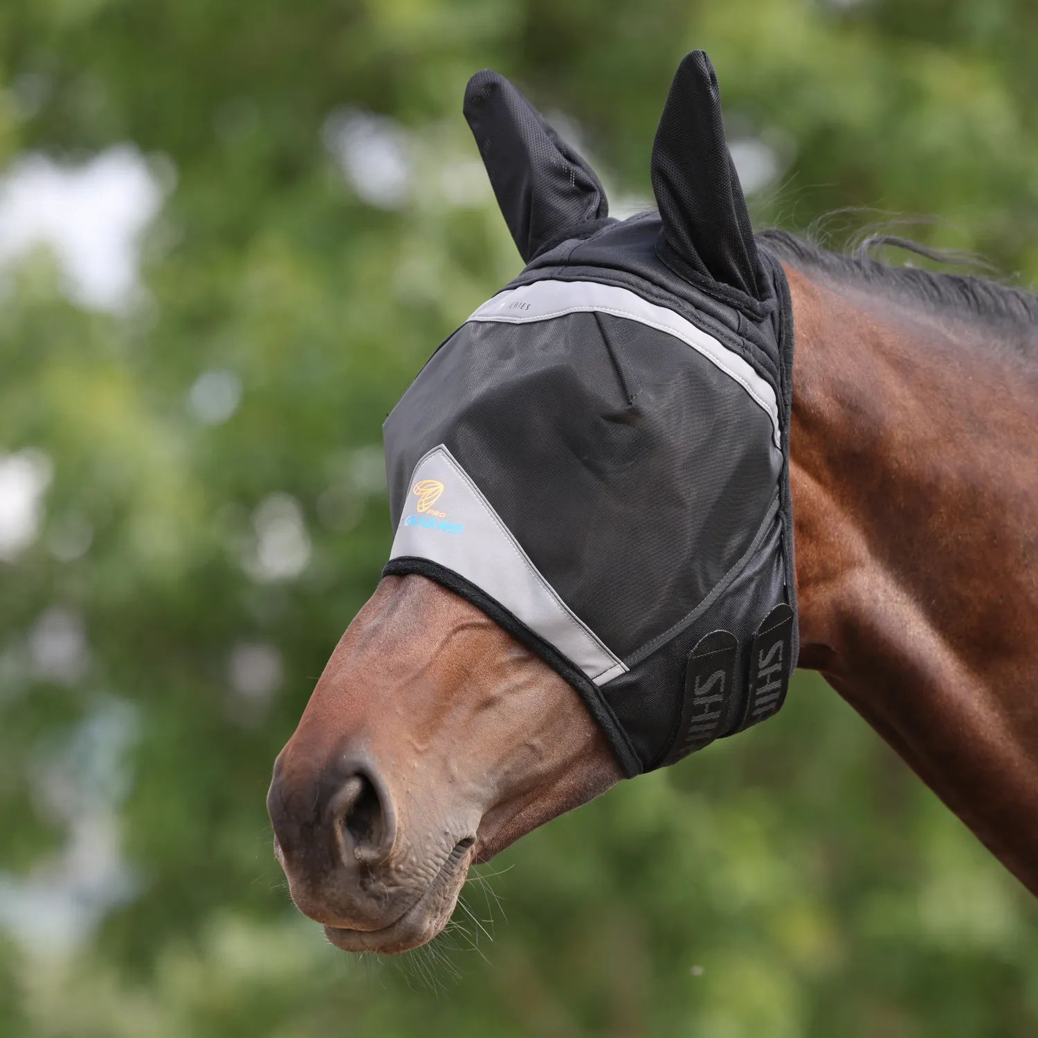 SHIRES EQUESTRIAN - FlyGuard Pro Fine Mesh Fly Mask w/ Ears Black, Size: XSmall Poney, Color: Noir