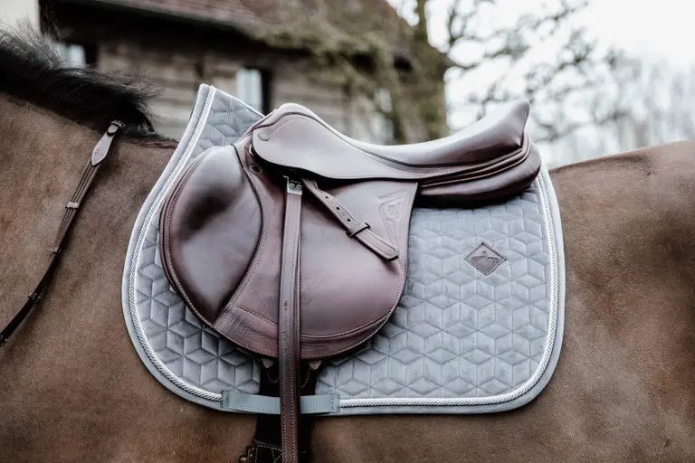 KENTUCKY HORSEWEAR -Saddle Pad Basic Grey Velvet Jumping, Size: Full
