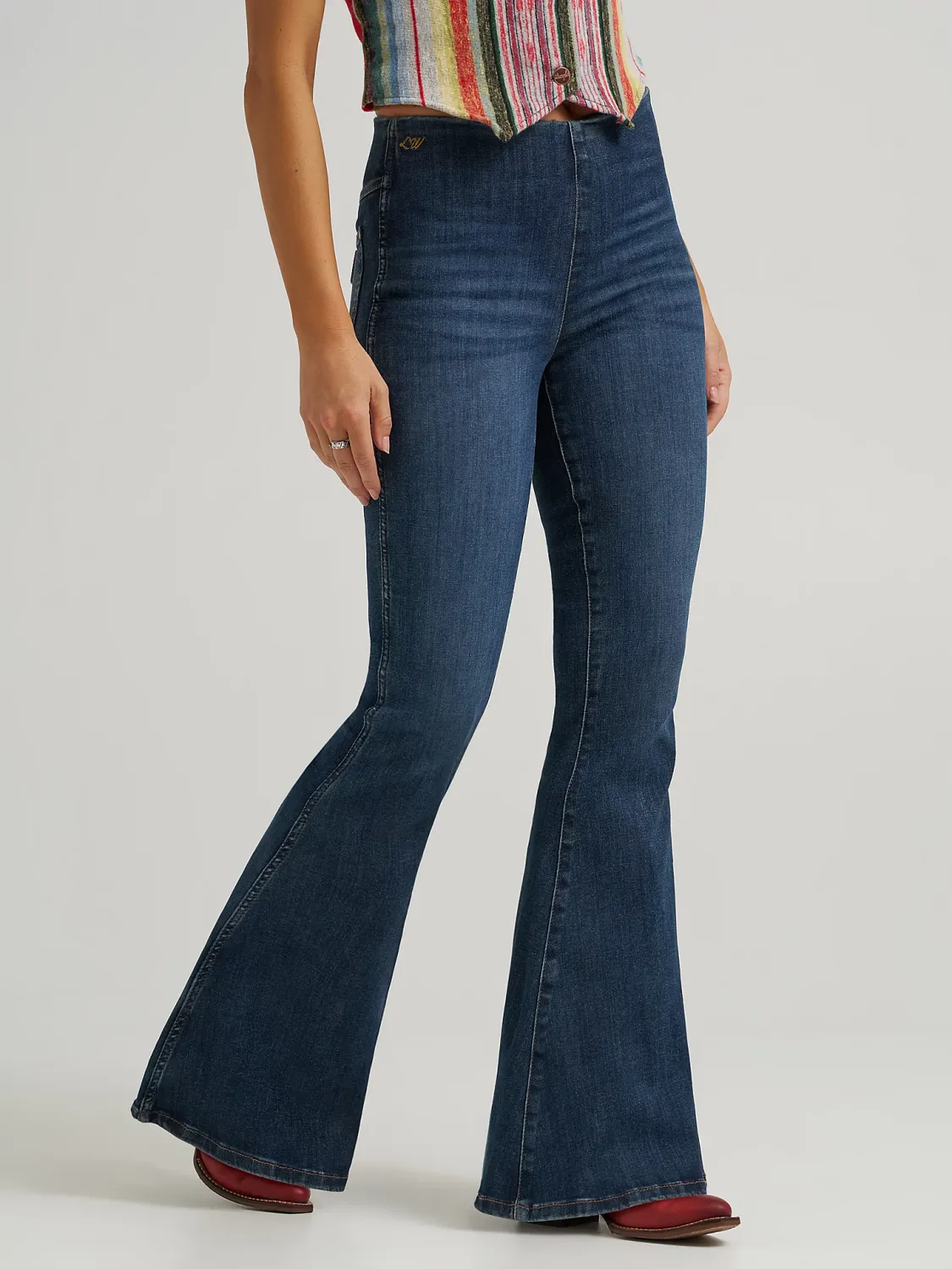 WRANGLER - Lainey Wilson X Pull On Bell Bottoms