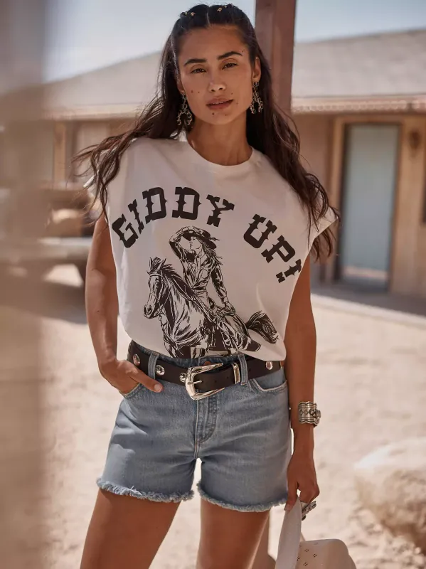 WRANGLER - Lainey Wilson X Giddy Up Tee