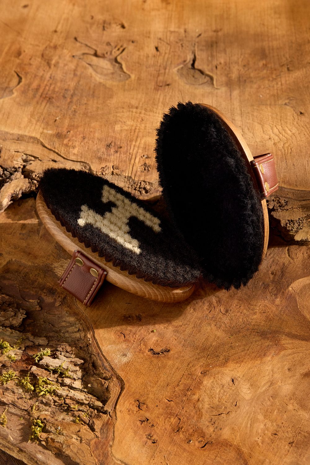 HORSEWARE - Signature Polishing Brush Wood Effect and Black