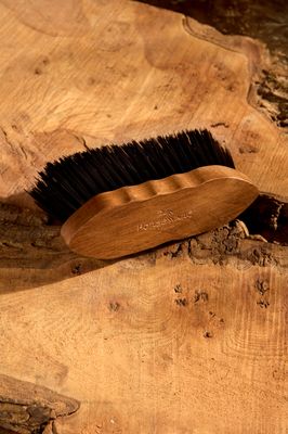 HORSEWARE - Signature Soft Flick Brush Wood Effect/Black