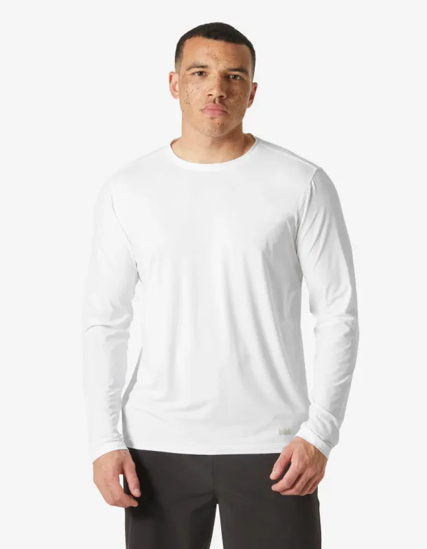 Model wearing Helly Hansen Shine Solen Crew long-sleeved sweater
